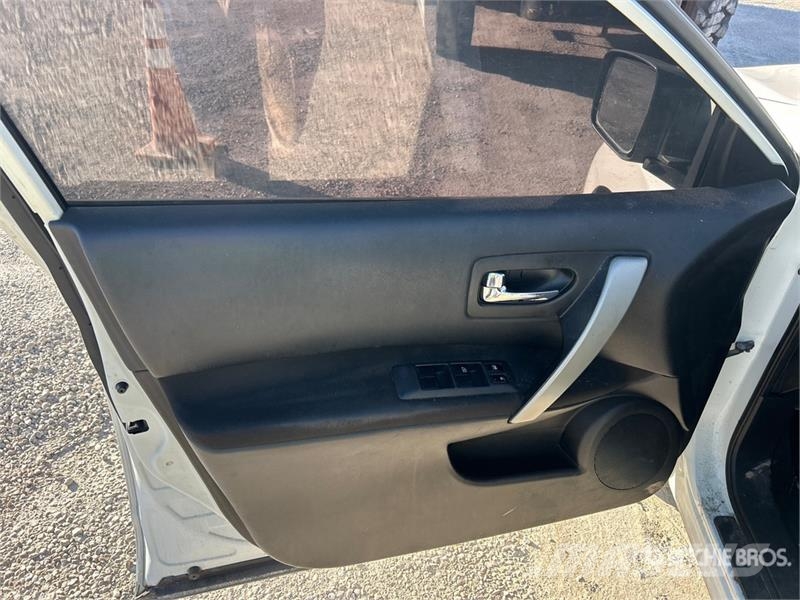 Nissan Rogue 2WD SUV Sõiduautod
