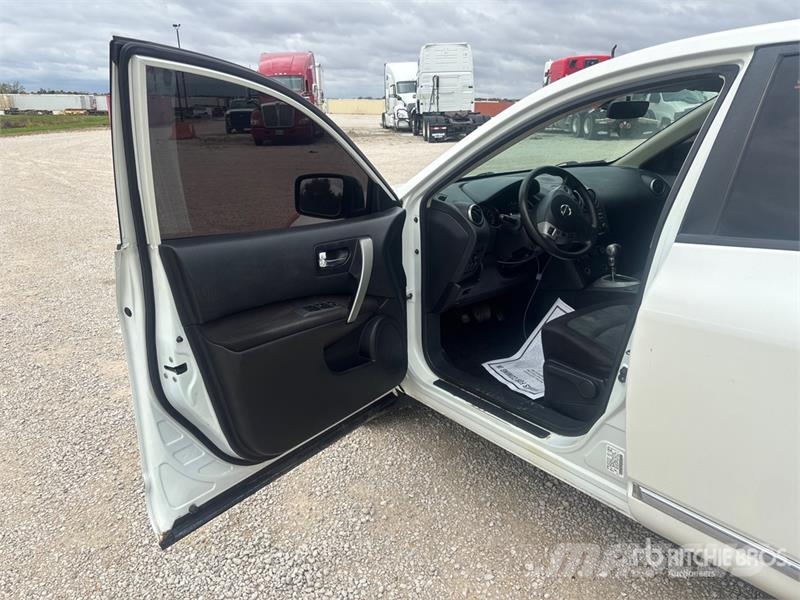 Nissan Rogue 2WD SUV Voiture