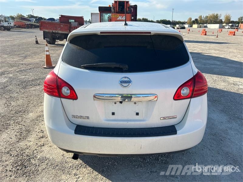Nissan Rogue 2WD SUV Sõiduautod