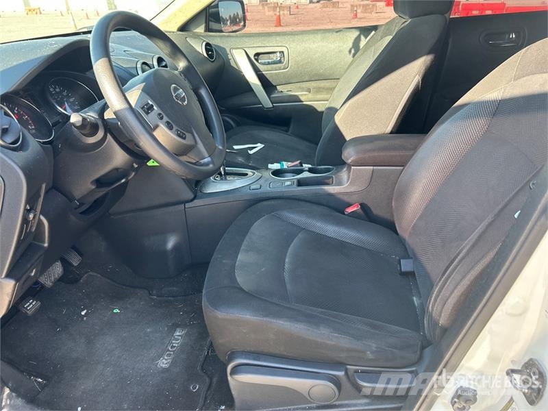 Nissan Rogue 2WD SUV Sõiduautod