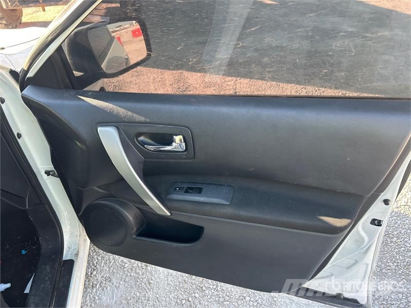 Nissan Rogue 2WD SUV Sõiduautod