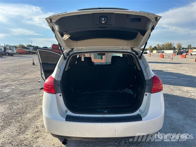Nissan Rogue 2WD SUV Sõiduautod