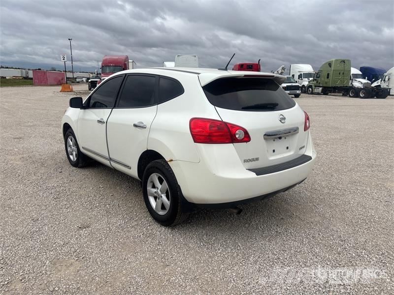 Nissan Rogue 2WD SUV Voiture