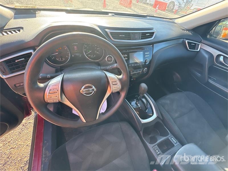 Nissan Rogue 4WD SUV PKWs