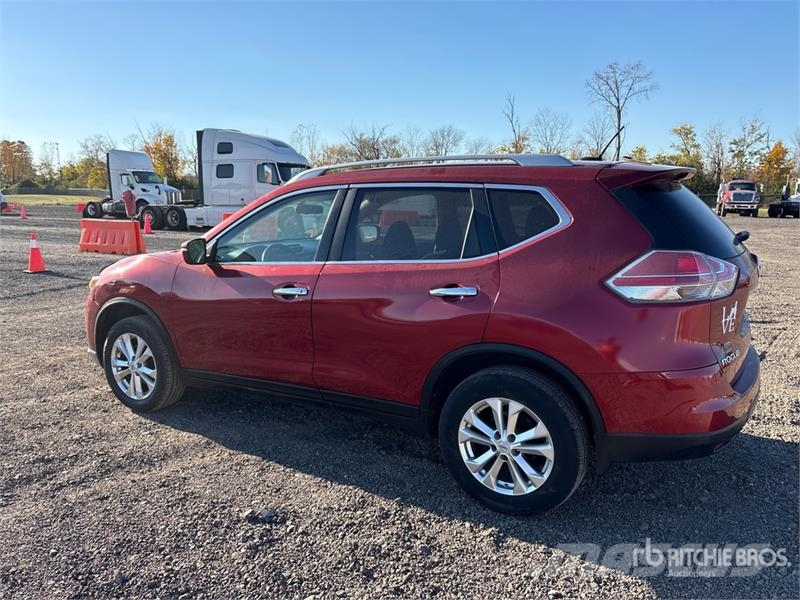 Nissan Rogue 4WD SUV PKWs