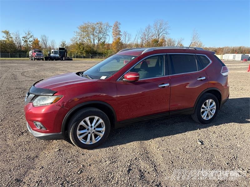 Nissan Rogue 4WD SUV PKWs