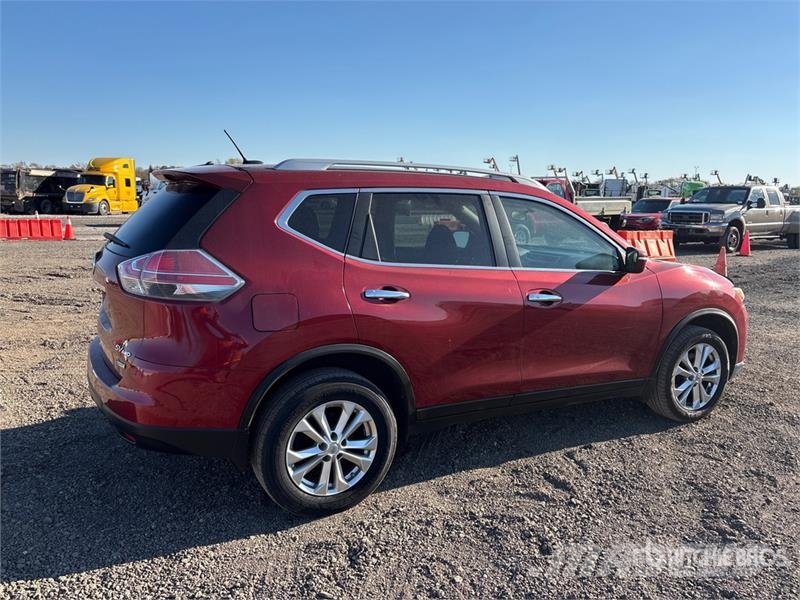 Nissan Rogue 4WD SUV PKWs