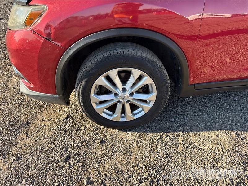 Nissan Rogue 4WD SUV PKWs