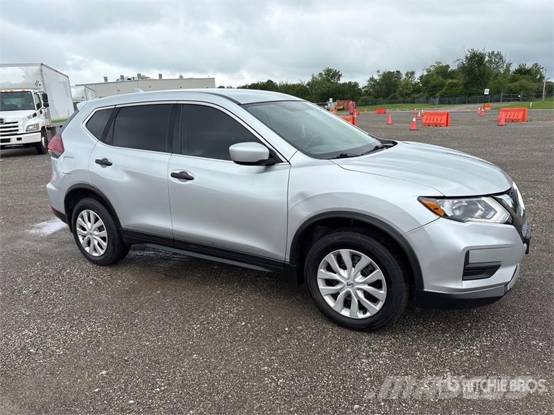 Nissan Rogue AWD SUV Kistehergépjárművek