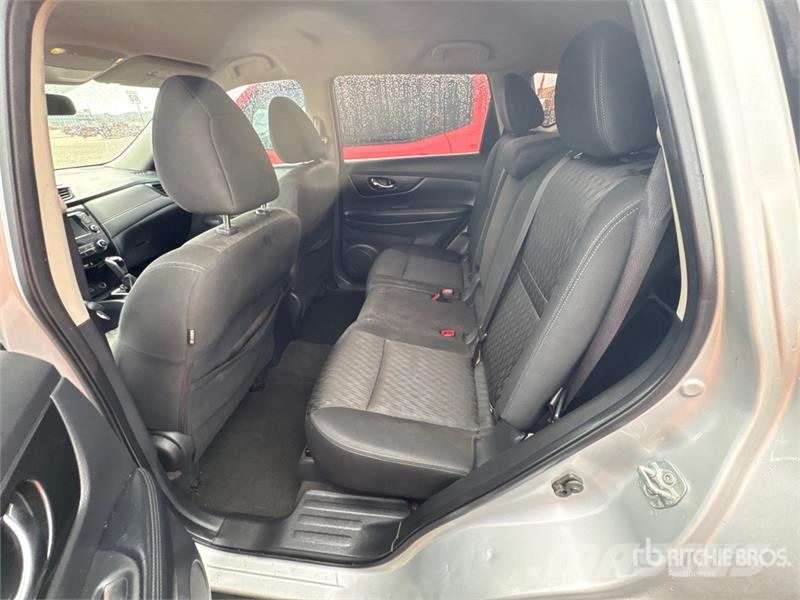 Nissan Rogue AWD SUV Kistehergépjárművek