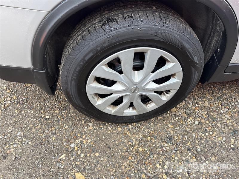 Nissan Rogue AWD SUV Kistehergépjárművek