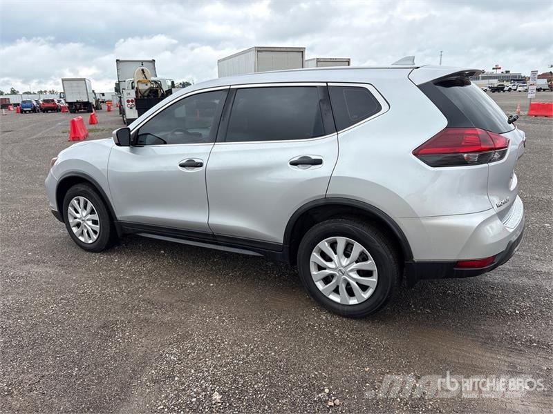 Nissan Rogue AWD SUV Kistehergépjárművek