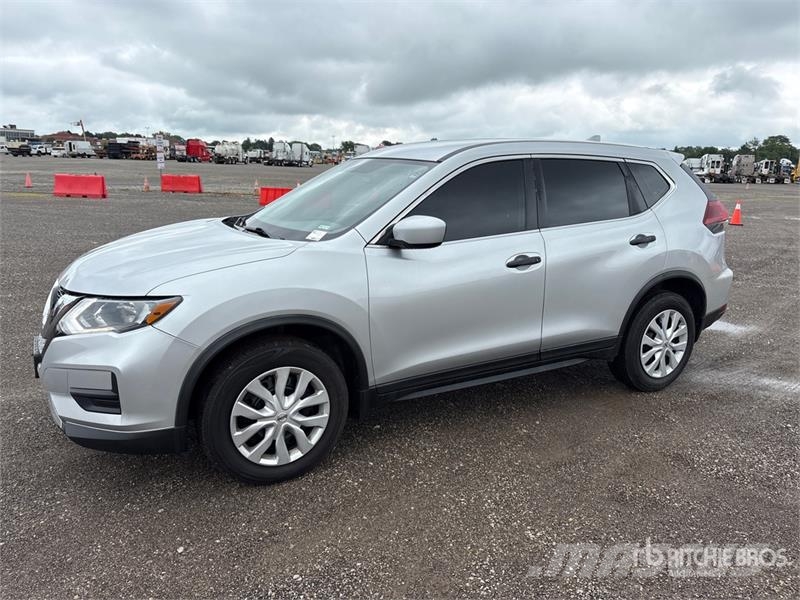 Nissan Rogue AWD SUV Kistehergépjárművek