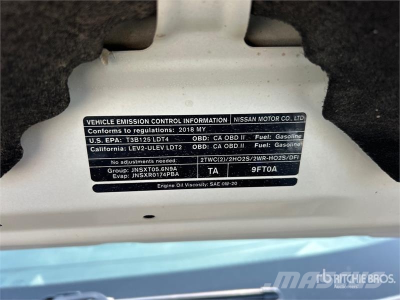 Nissan Titan SV 4x4 Crew Cab Pickup Diger