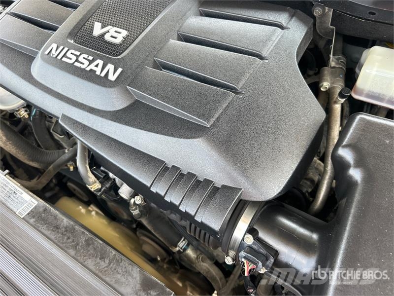 Nissan Titan SV 4x4 Crew Cab Pickup Diger