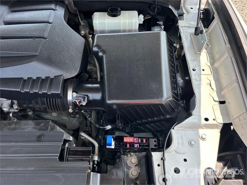 Nissan Titan SV 4x4 Crew Cab Pickup Diger
