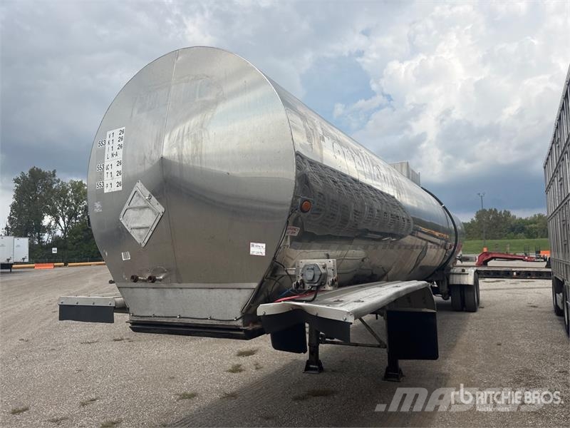 Nova 407 T/A Tanker Trailer タンカートレーラー