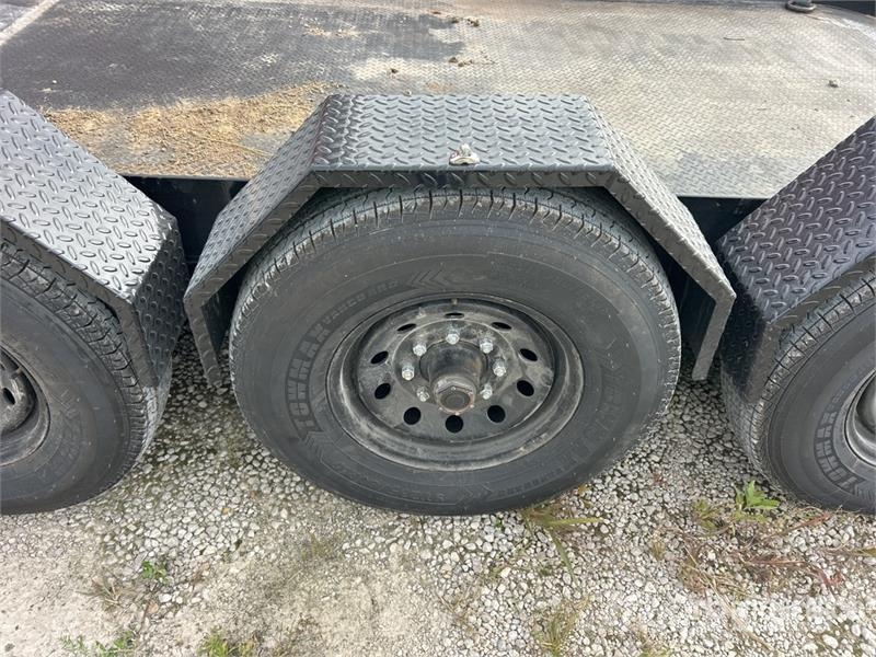  Novae 24 ft Tri/A Equipment Trailer Autovežių priekabos
