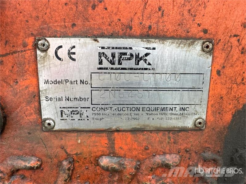 NPK C10C-C1100 プレートコンパクター