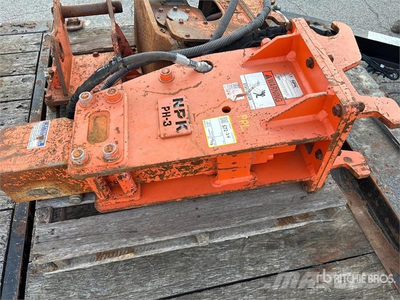 NPK PH-3 Hydraulic Breaker 破碎锤