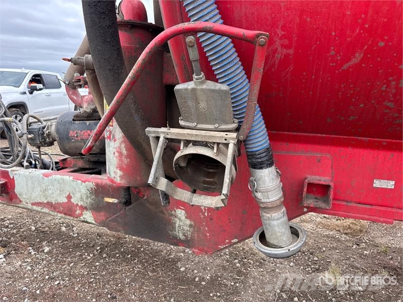 Nuhn VM6525 Liquid T/A Manure Spreader Rozrzutnik obornika