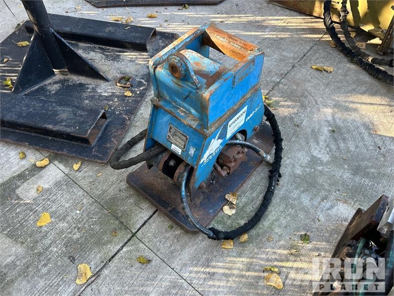 Okada DAC 100 18 in Plate Compactor Attachment Виброплиты и вибротрамбовки