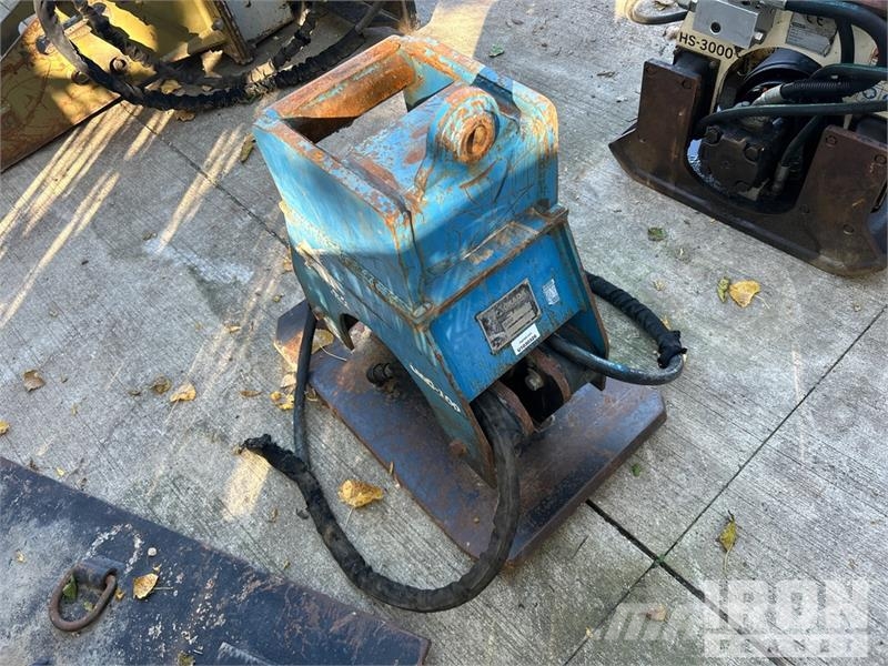 Okada DAC 100 18 in Plate Compactor Attachment Виброплиты и вибротрамбовки