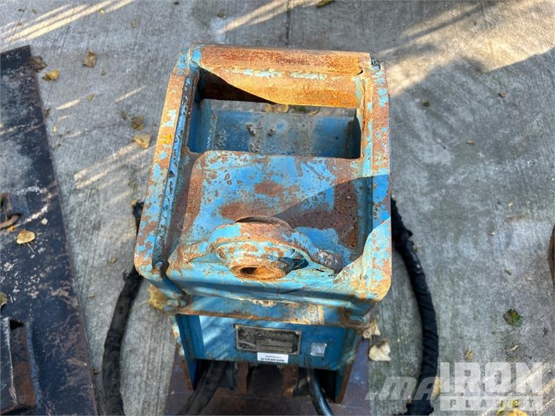 Okada DAC 100 18 in Plate Compactor Attachment Виброплиты и вибротрамбовки