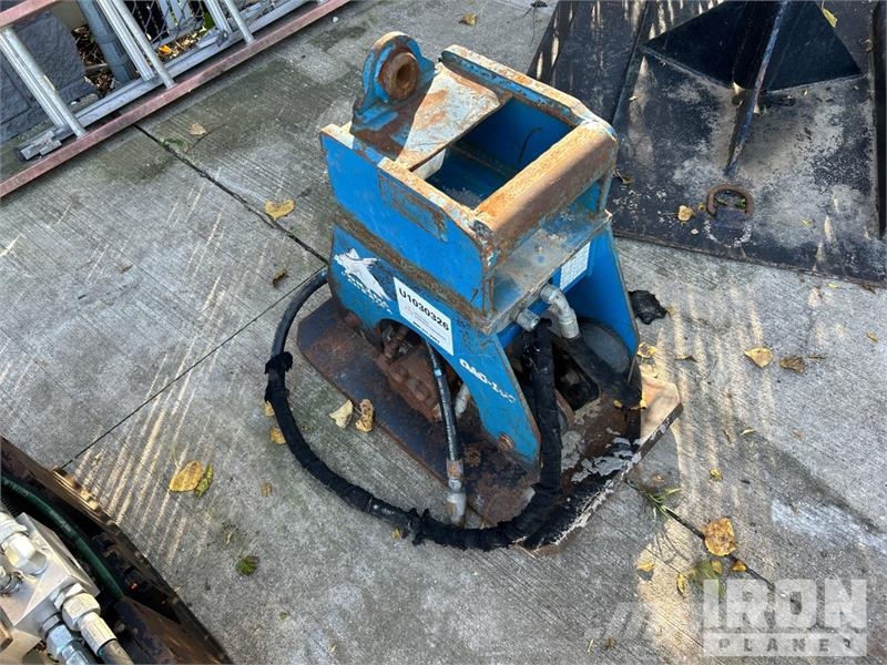 Okada OAC100 18 in Plate Compactor Attachment دكاكات أفقية