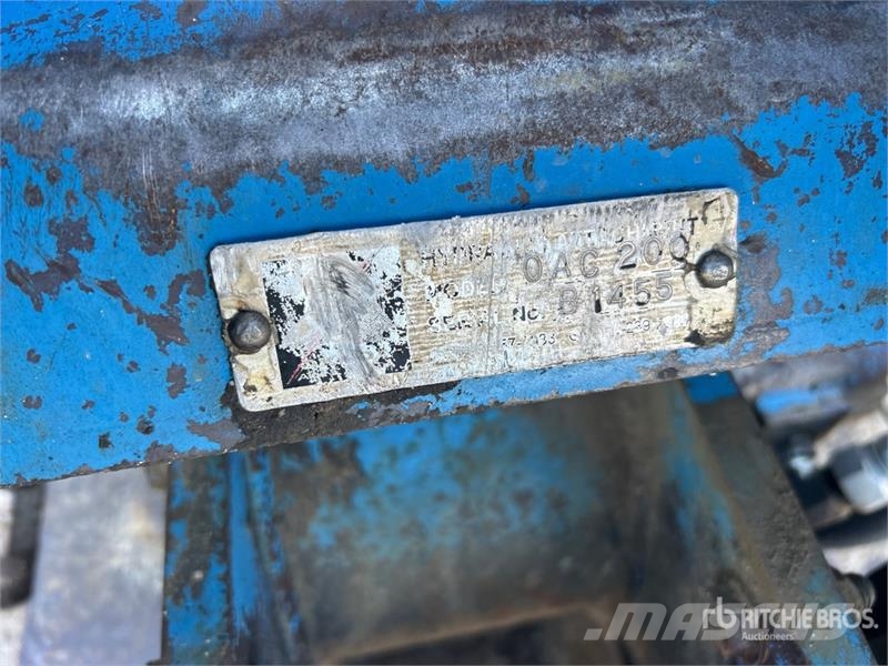 Okada OAC200 Vibrátorok