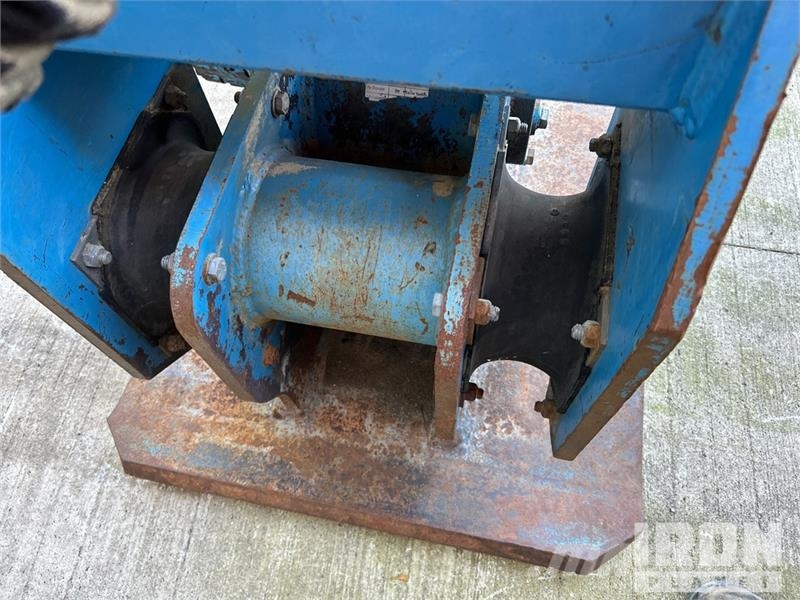 Okada OAC300 Kompaktory