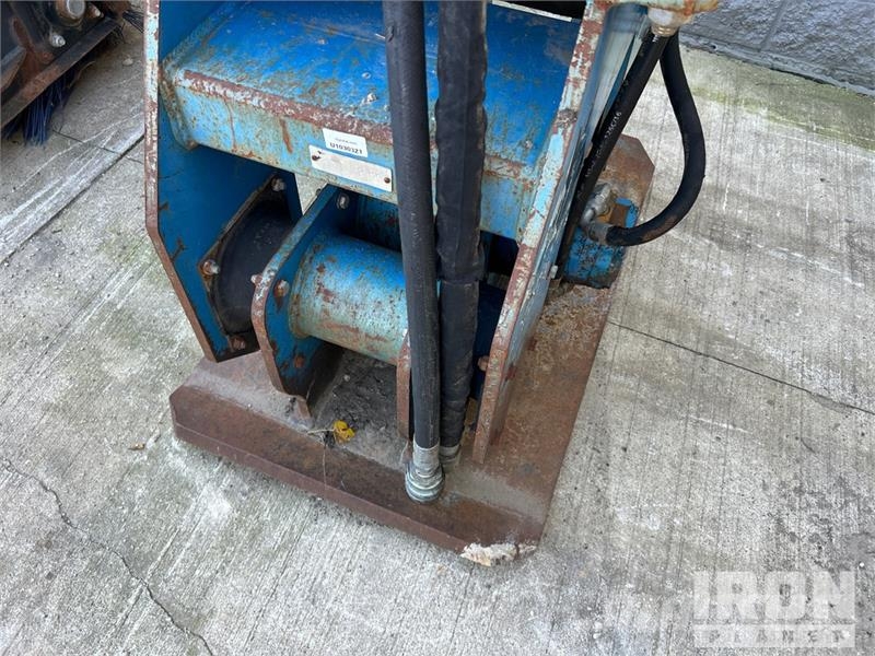 Okada OAC300 Kompaktory