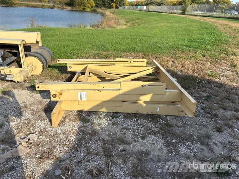 Olson 40 in x 36 ft Portable Stacking Conveyor 其他