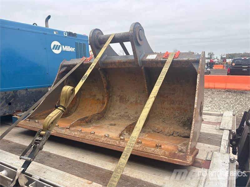 PALADIN 72 in Cleanup Excavator Bucket - Fits Deere 350 Kašike / Korpe