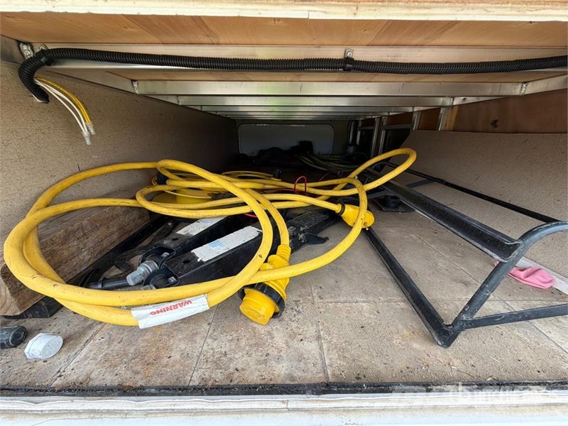  Palamino 21 ft T/A Travel Trailer Інші причепи