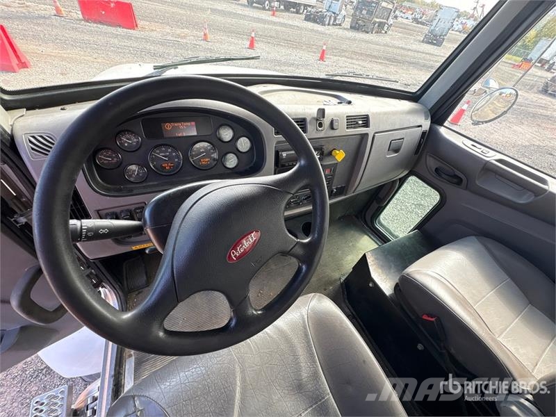Peterbilt 330 Camiones botelleros