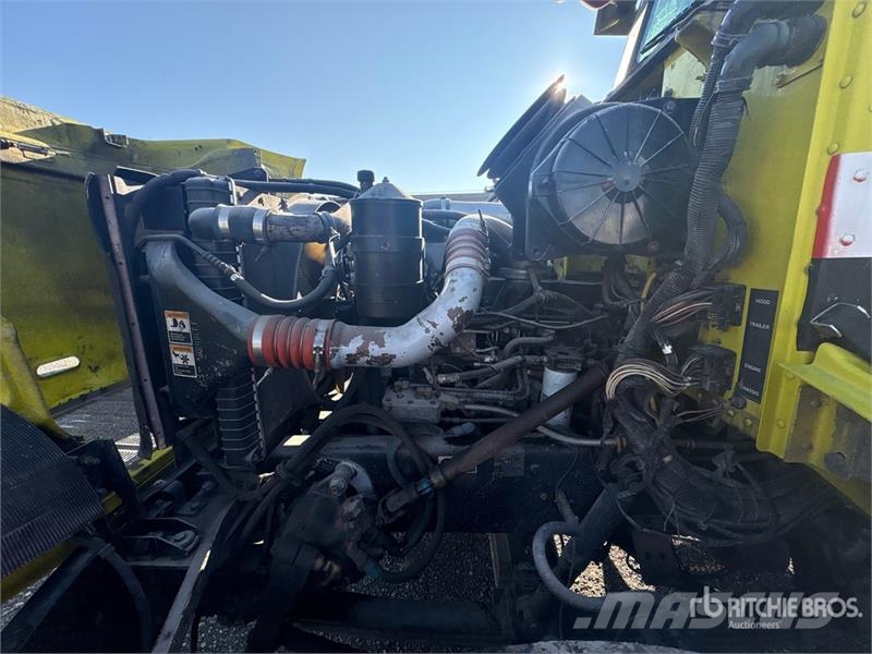Peterbilt 330 Cabinas