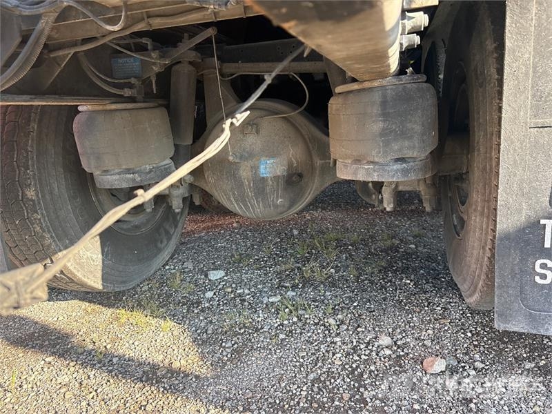 Peterbilt 330 Cabinas