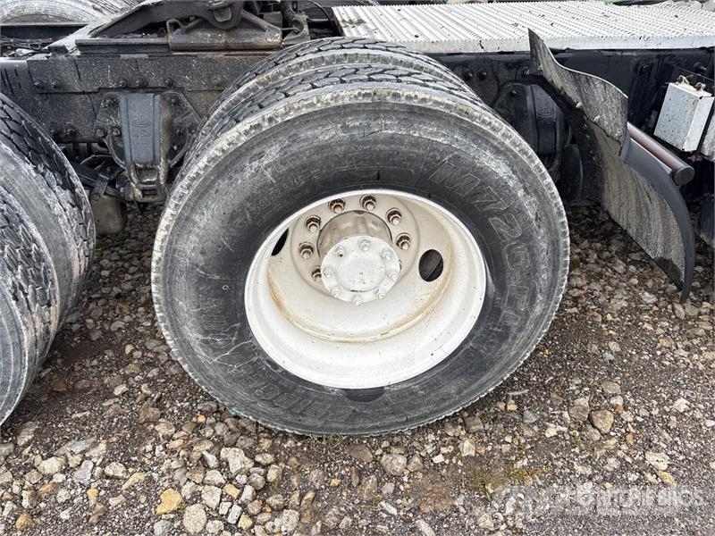 Peterbilt 330 Sadulveokid
