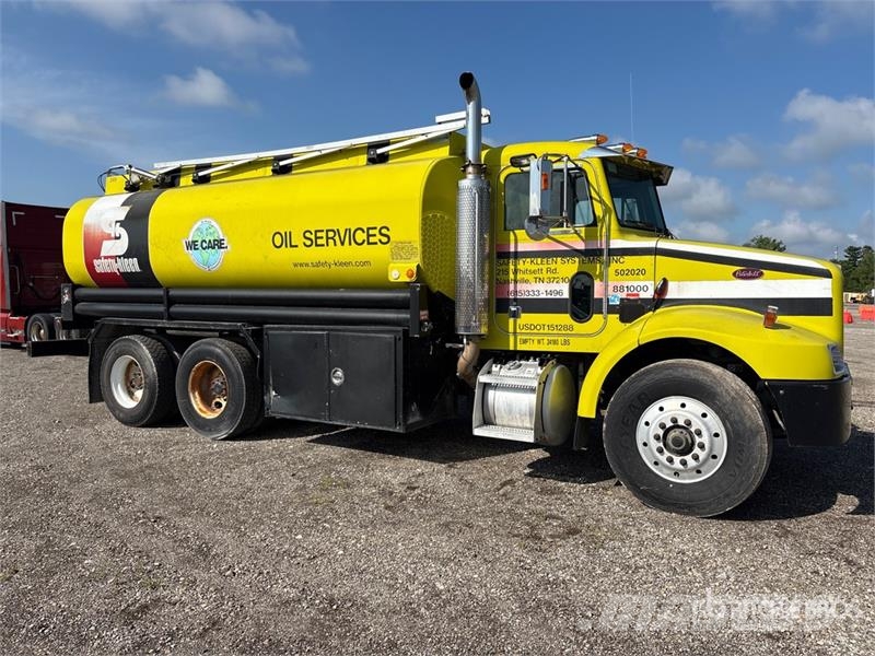Peterbilt 330 Cabinas