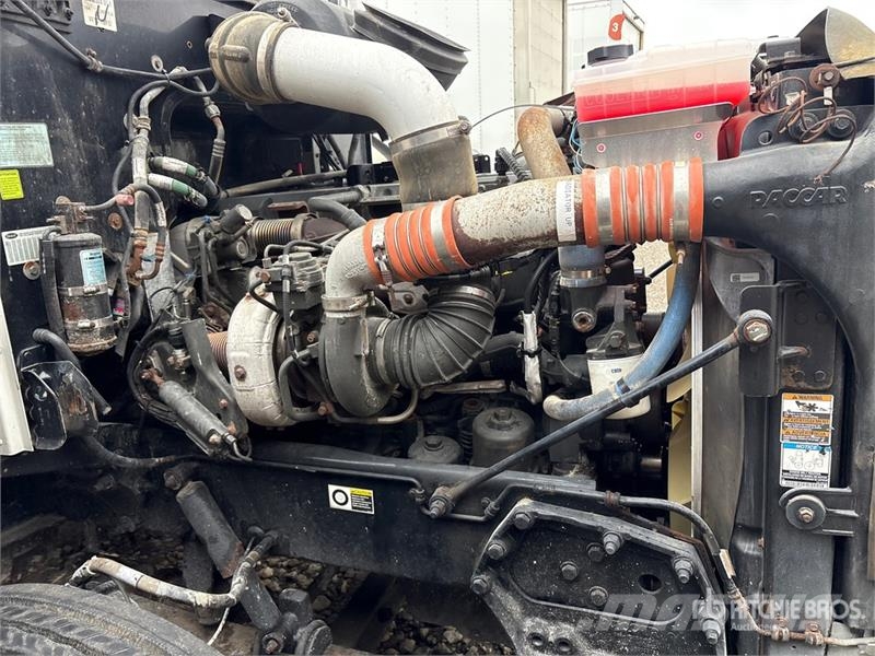 Peterbilt 330 Sadulveokid
