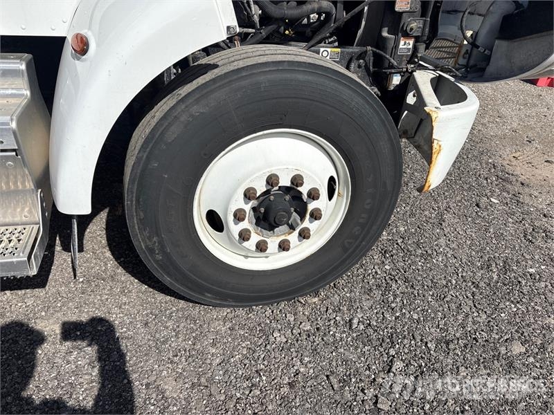 Peterbilt 330 Camiones botelleros