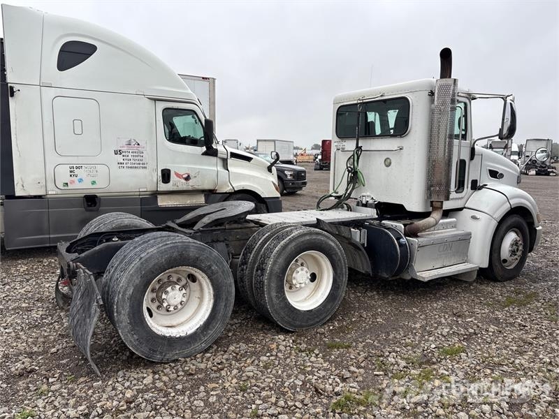 Peterbilt 330 Sadulveokid