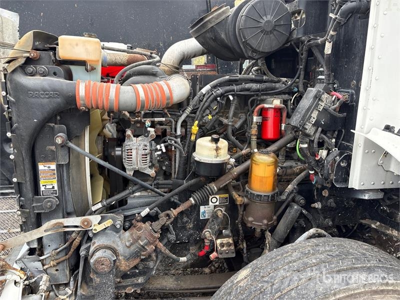 Peterbilt 330 Sadulveokid