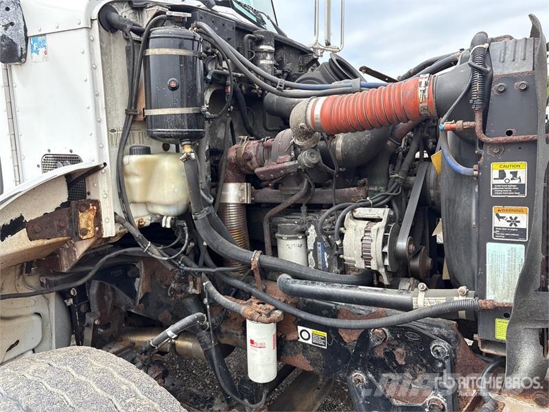 Peterbilt 335 6x4 Vacuum Tanker Truck Saug- und Druckwagen