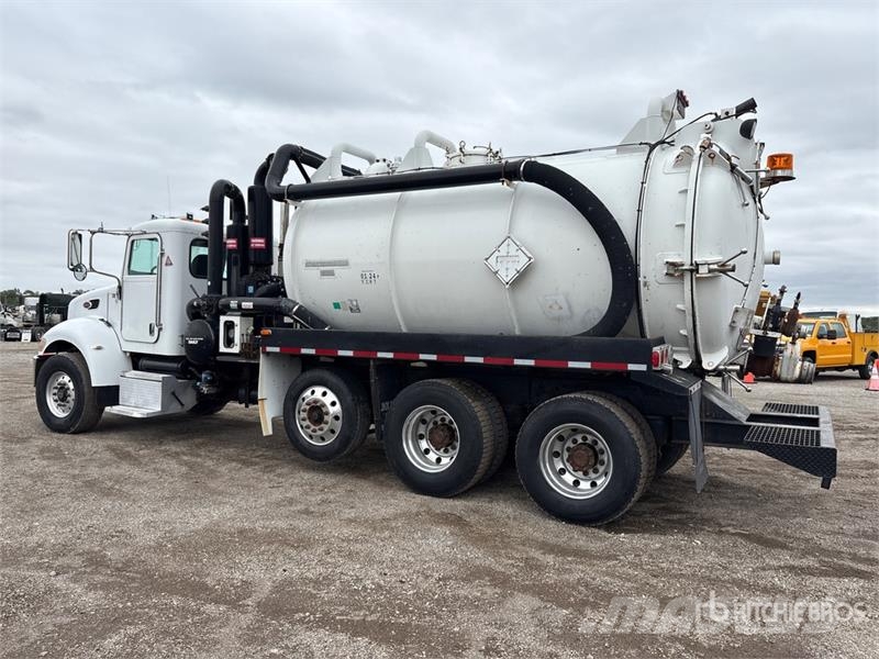 Peterbilt 335 6x4 Vacuum Tanker Truck Saug- und Druckwagen