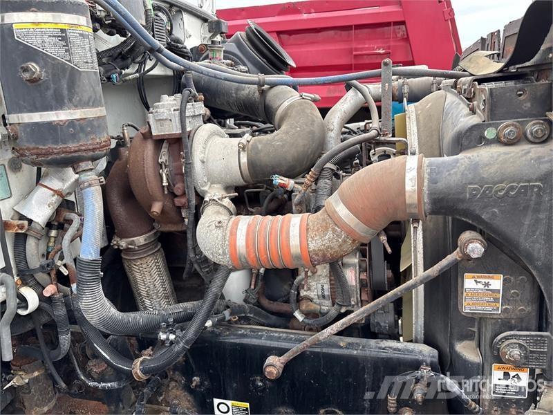 Peterbilt 337 Kofferaufbau
