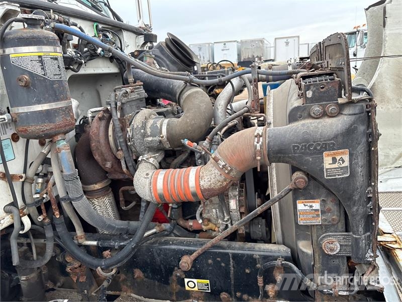 Peterbilt 337 Kofferaufbau