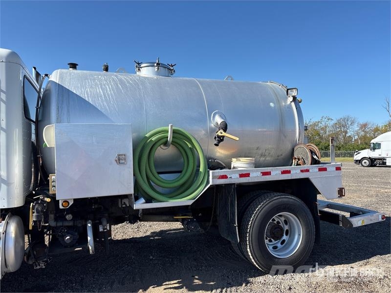 Peterbilt 337 4x2 Vacuum Tanker Truck コンバイン／バキュームトラック