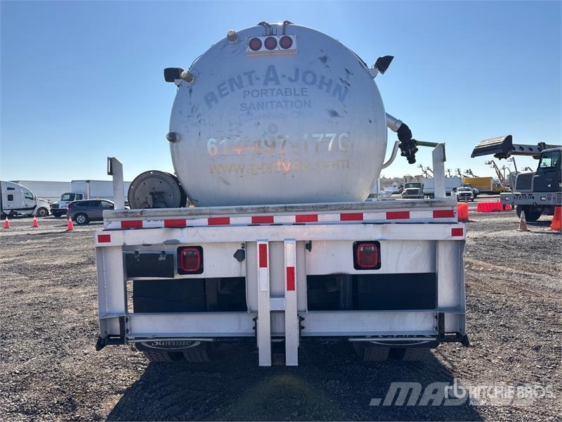 Peterbilt 337 4x2 Vacuum Tanker Truck コンバイン／バキュームトラック
